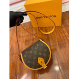 ���̺��� �ƹ��� ũ�ν��� M44860 