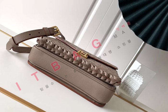 ���̺��� ����Ʈ��Ƽ�� ũ�ν� ��  M53940  