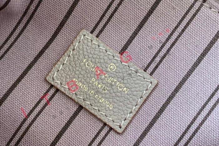 ���̺��� ����Ʈ��Ƽ�� ũ�ν� ��  M53940  