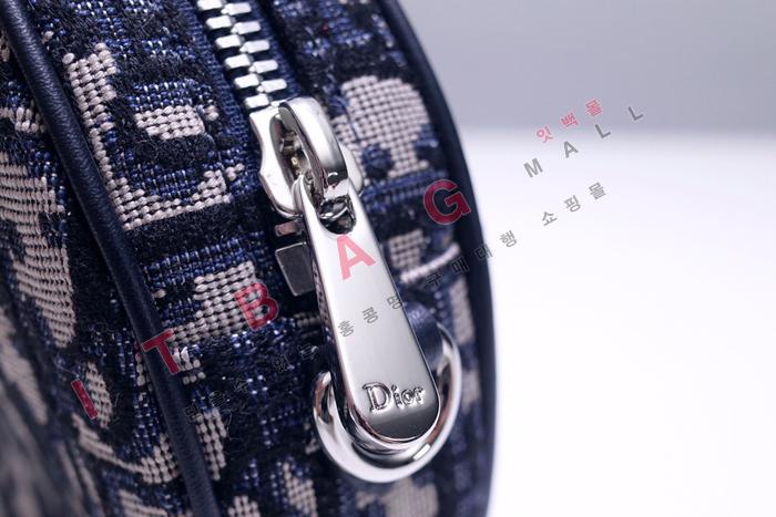 ��� �� ũ�ν��� DR90079 