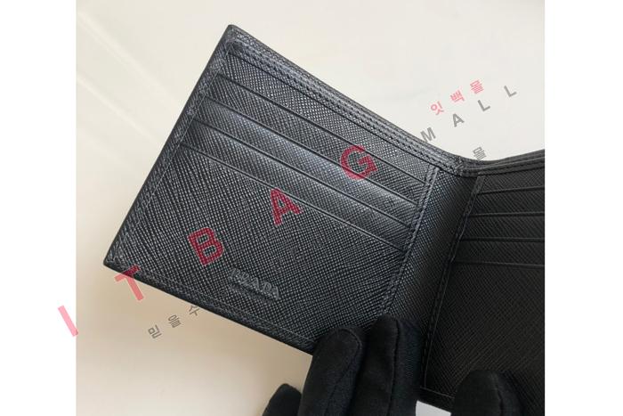 ����� ���� ������  2M0513-8