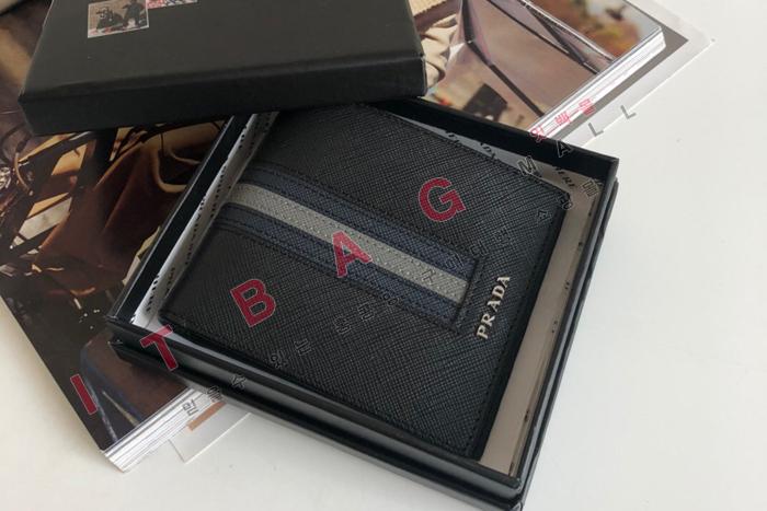 ����� ���� ������  2M0513-8