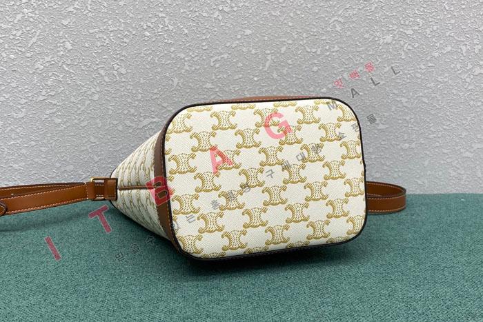 ������ Ʈ������ ĵ���� ���� ��Ŷ��  J191442