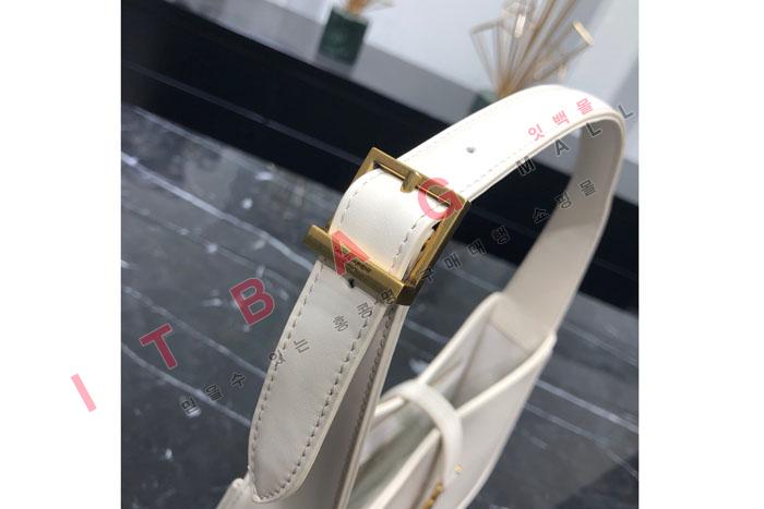 �Ի��ζ� ũ��Ŀ���� ȣ���� 657228-1