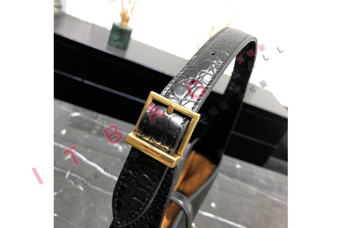 �Ի��ζ� �Ǿ�� ũ��Ŀ���� ȣ���� 657228-3
