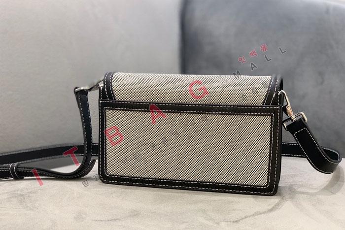 ������ ���� ũ�ν���  BU70165