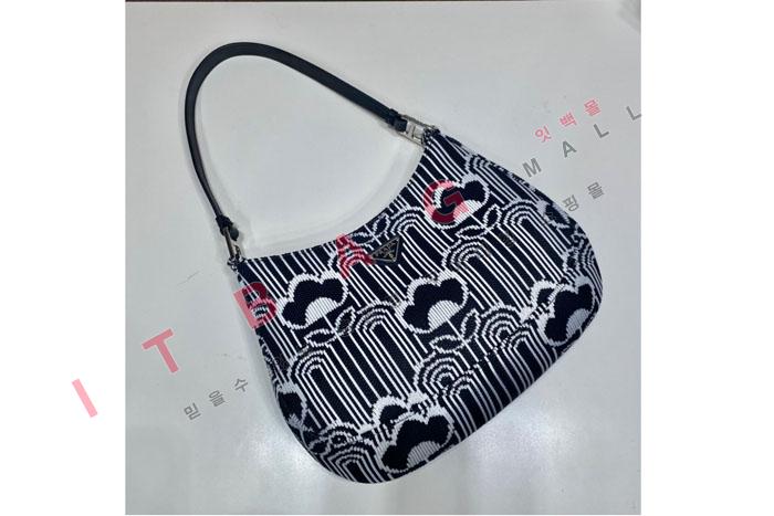����� Ŭ���� ��ī�� ��Ʈ ȣ���� 1BC499 (S�ֻ��)