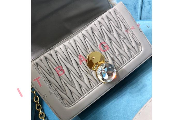 �̿�̿� ���׶� ť�� �����  5BD130-1  (�����̾�)