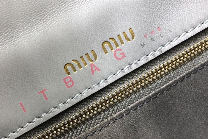 �̿�̿� ���׶� ť�� �����  5BD130-1  (�����̾�)