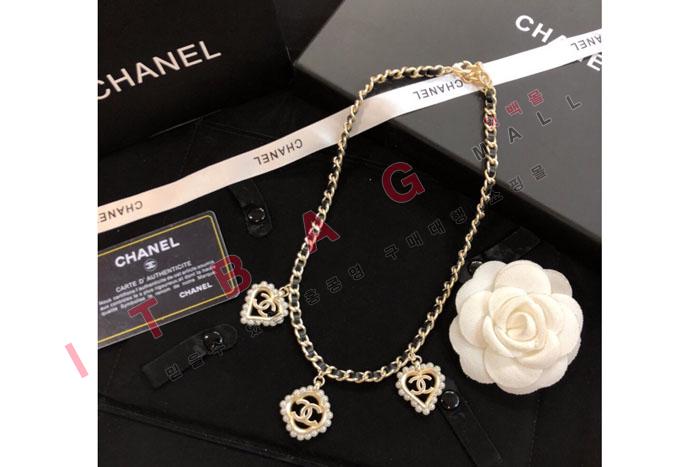 ����  �����  S3713
