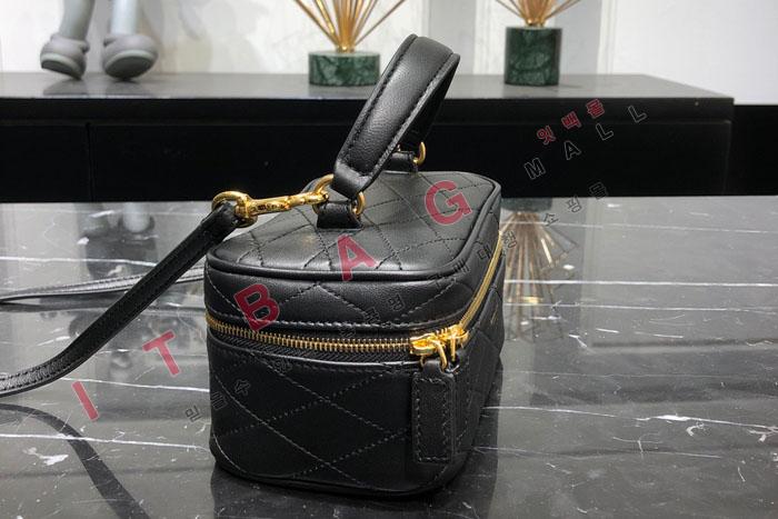 �Ի��ζ�  ��Ƽ�� ����Ƽ ���̽��� 669560-2 (S�ֻ��)