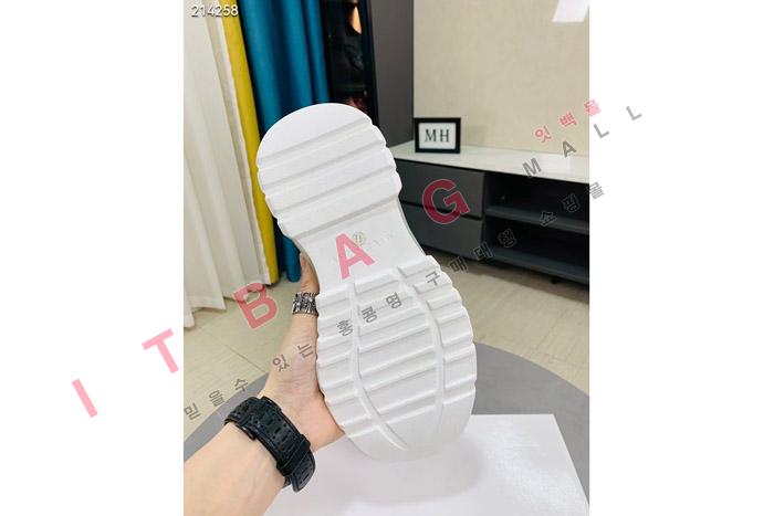 ����� MYB6756