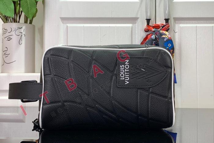 ���̺��� 2023 Dopp Kit m Ŭ��ġ M81849