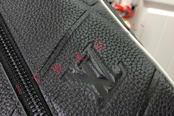 ���̺��� 2023 Dopp Kit m Ŭ��ġ M81849