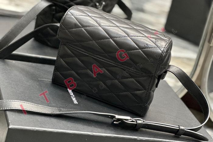 �Ի��ζ� �� ���� ���� �ΰ� �ö�ũ ũ�ν��� 710080-2 (S�ֻ��)