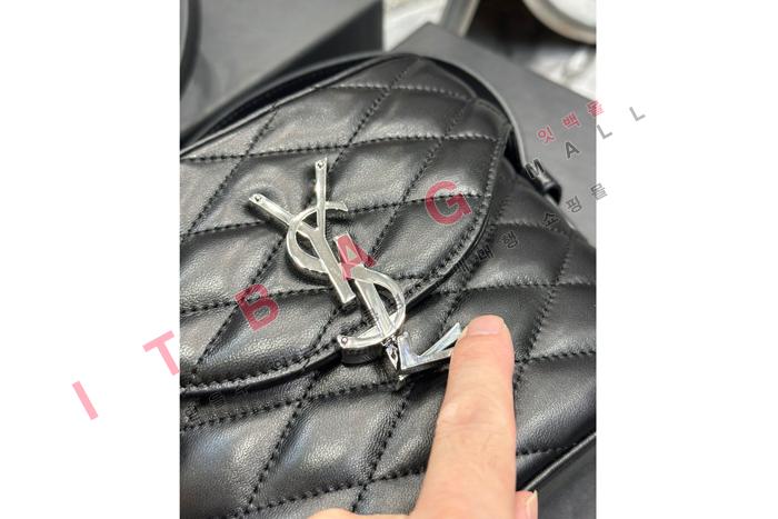 �Ի��ζ� �� ���� ���� �ΰ� �ö�ũ ũ�ν��� 710080-2 (S�ֻ��)