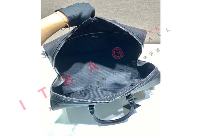 ����� �ﰢ�ΰ� ���ǾƳ� Ʈ������ 2VC018