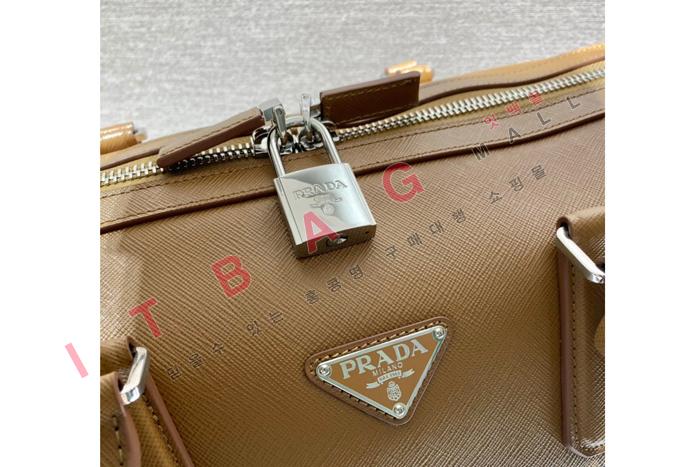 ����� �ﰢ�ΰ� ���ǾƳ� Ʈ������ 2VC018-1