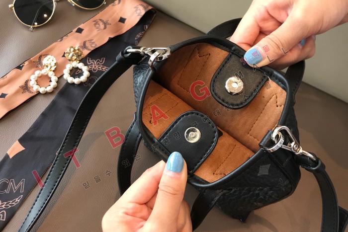 MCM   Aren ���佺 ũ�ν��ٵ�� M83017-1