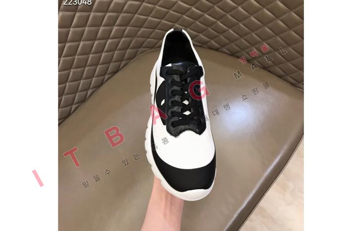 �ҵ�  ���� ����Ŀ�� MYB4563