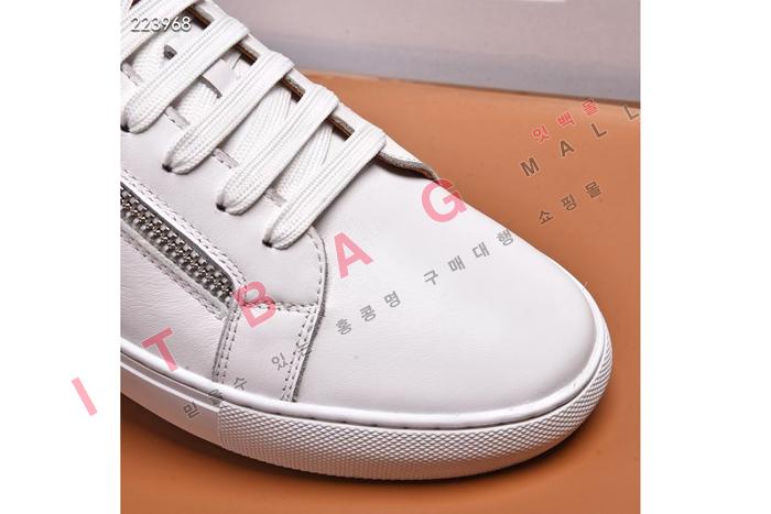 �߸� ���� ����Ŀ��  MYB4676 (2�÷�)