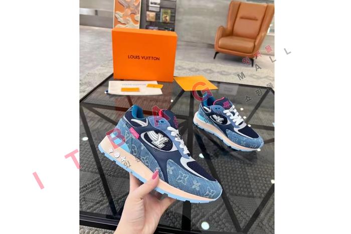 ���̺��� �� ����� ����Ŀ�� YF6896