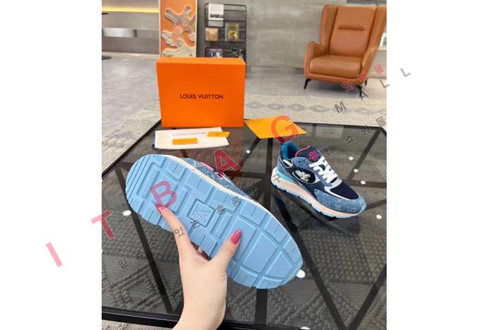 ���̺��� �� ����� ����Ŀ�� YF6896