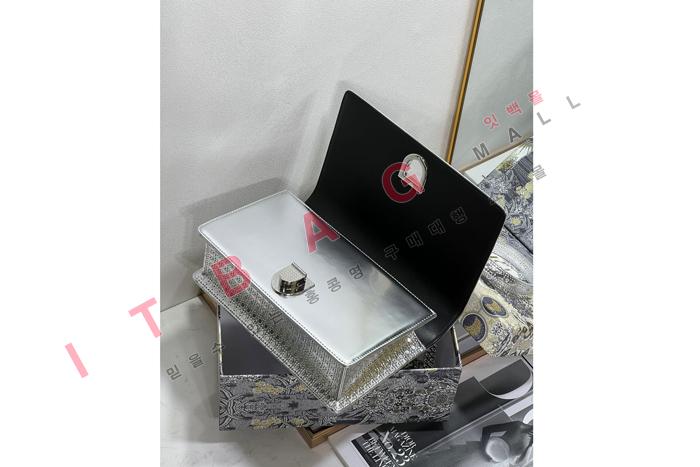 ��� AMA  ����/�̵�� ü�ι�   DR90226-3