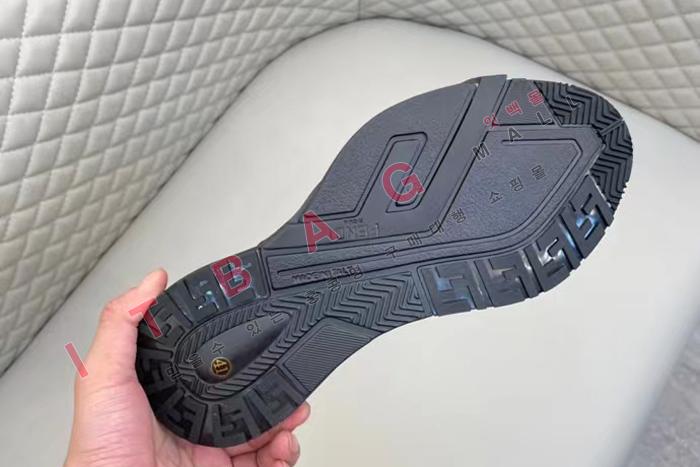 �ҵ� ���� ����Ŀ��  LP3142