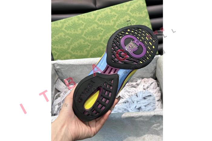 ����  �� ����Ŀ��  SP6952        ��������