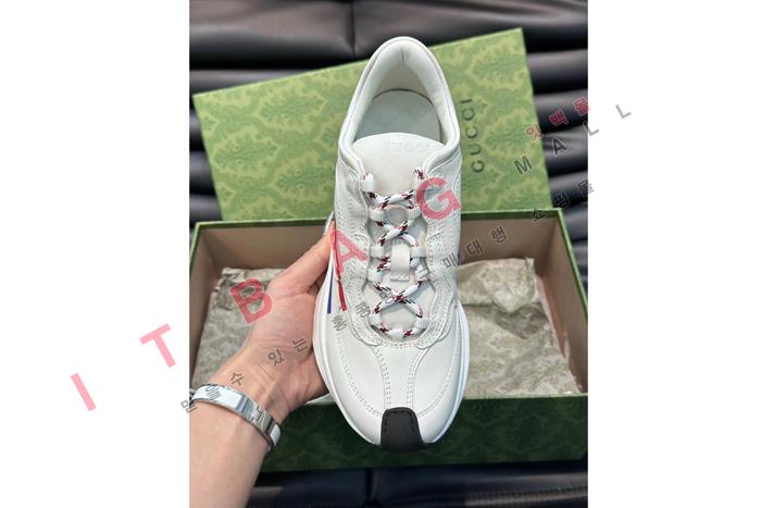 ����  �� ����Ŀ��  SP6953-4        ��������