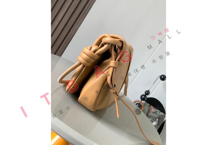 �ο��� ���̴� ���� ī�� ���� �ļ��� ũ�ν� �� L6916