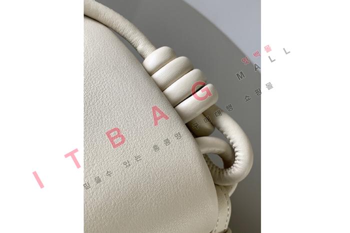 �ο��� ���̴� ���� ī�� ���� �ļ��� ũ�ν� �� L6916-2