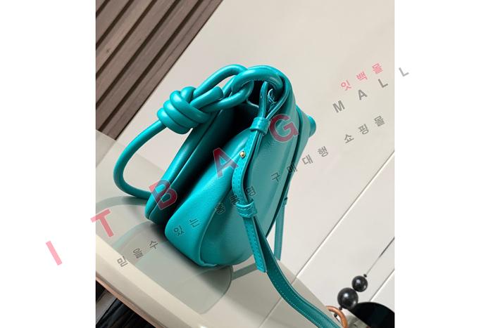 �ο��� ���̴� ���� ī�� ���� �ļ��� ũ�ν� �� L6916-3
