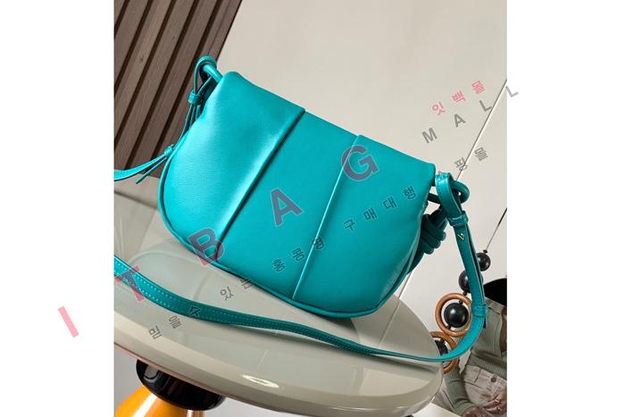 �ο��� ���̴� ���� ī�� ���� �ļ��� ũ�ν� �� L6916-3