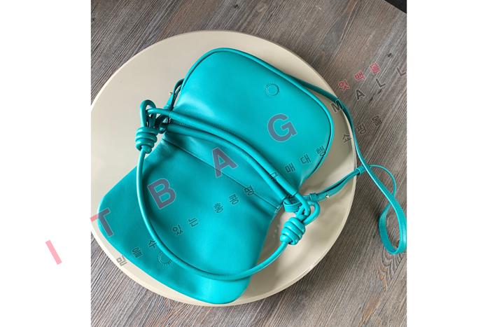�ο��� ���̴� ���� ī�� ���� �ļ��� ũ�ν� �� L6916-3