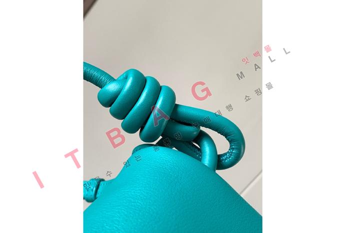 �ο��� ���̴� ���� ī�� ���� �ļ��� ũ�ν� �� L6916-3