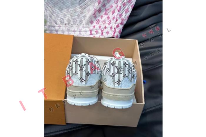 ���̺���  Ʈ���̳� ����Ŀ��  YF4320-3     ��������