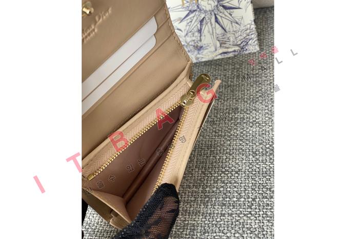 ��� ���̵� ���ͽ� ���� A82352-3 �����̾�