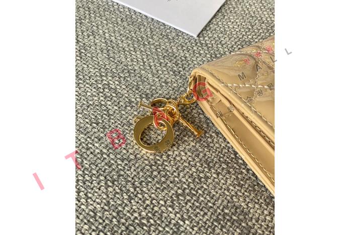 ��� ���̵� ���ͽ� ���� A82353-4 �����̾�