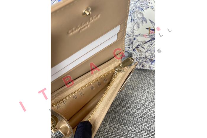 ��� ���̵� ���ͽ� ���� A82353-4 �����̾�