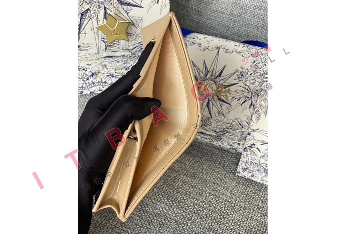 ��� ���̵� ���ͽ� ���� A82353-4 �����̾�