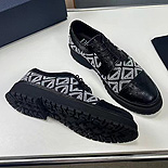 ���  ���� ����  LP4932