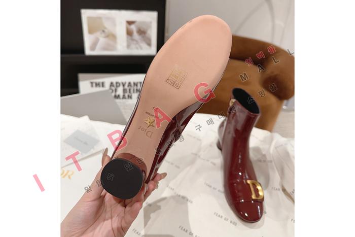 ��� MYB7118