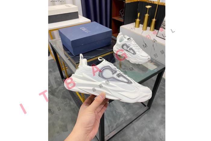 ��� MYB7133