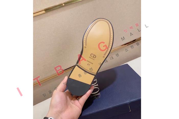 ��� ���� ����   LP3653