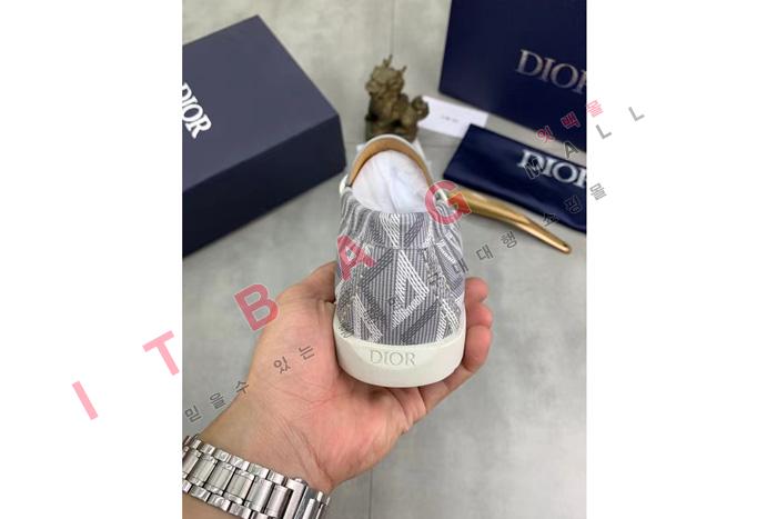 ��� LP4243