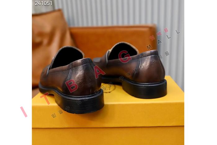 ����  ���� ����  MYB1819