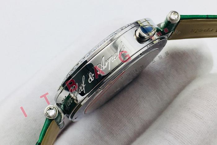 �� Ŭ���� ����ƽ ���ø����̼� ����  HT6050-1