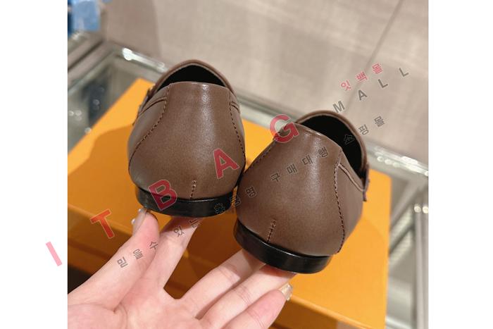 ���� ���� ����  MYB4813